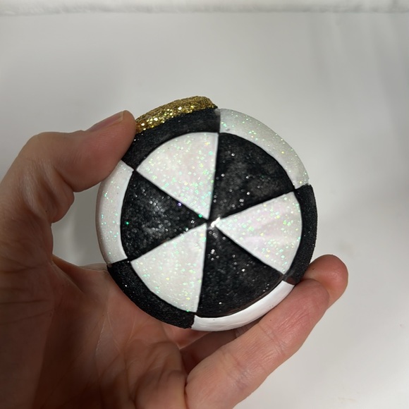 *NEW* BLOOMINGDALES EXCLUSIVE BLACK AND WHITE GLITTER BALL ORNAMENT - Picture 7 of 8
